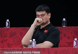 姚明：中国篮球的传奇与改革者