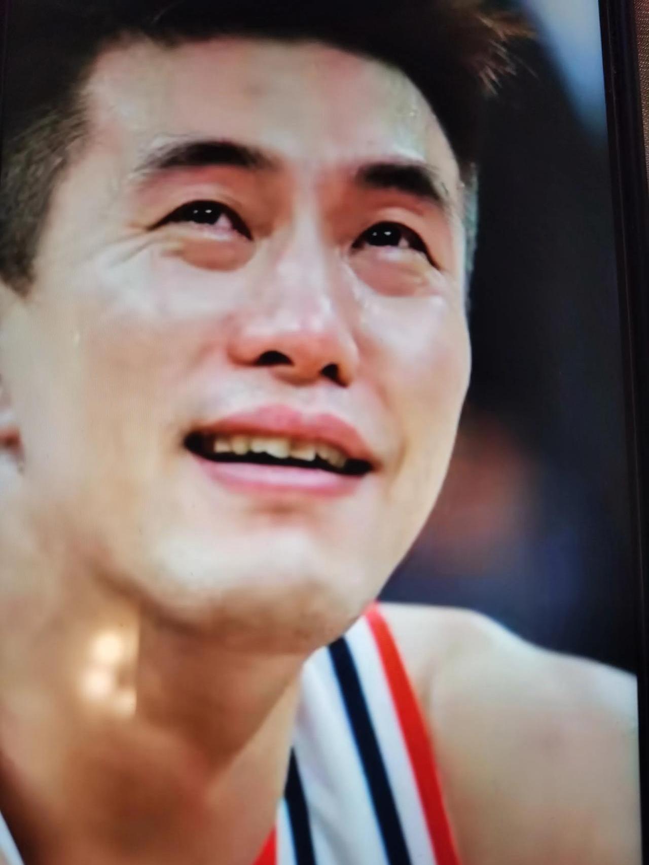 郭艾伦：亚洲第一控卫的争议人生的简单介绍
